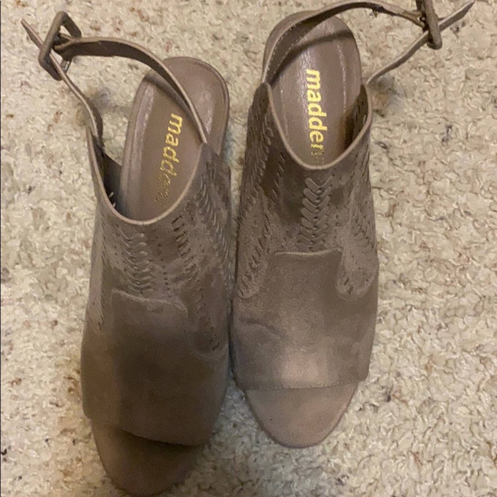 Gray suede looking wedges. Women’s size 9
